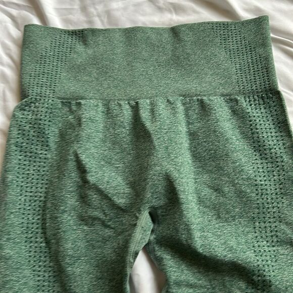 Workout sports bra and matching leggings. Small, Green, NWOT - Picture 6 of 8